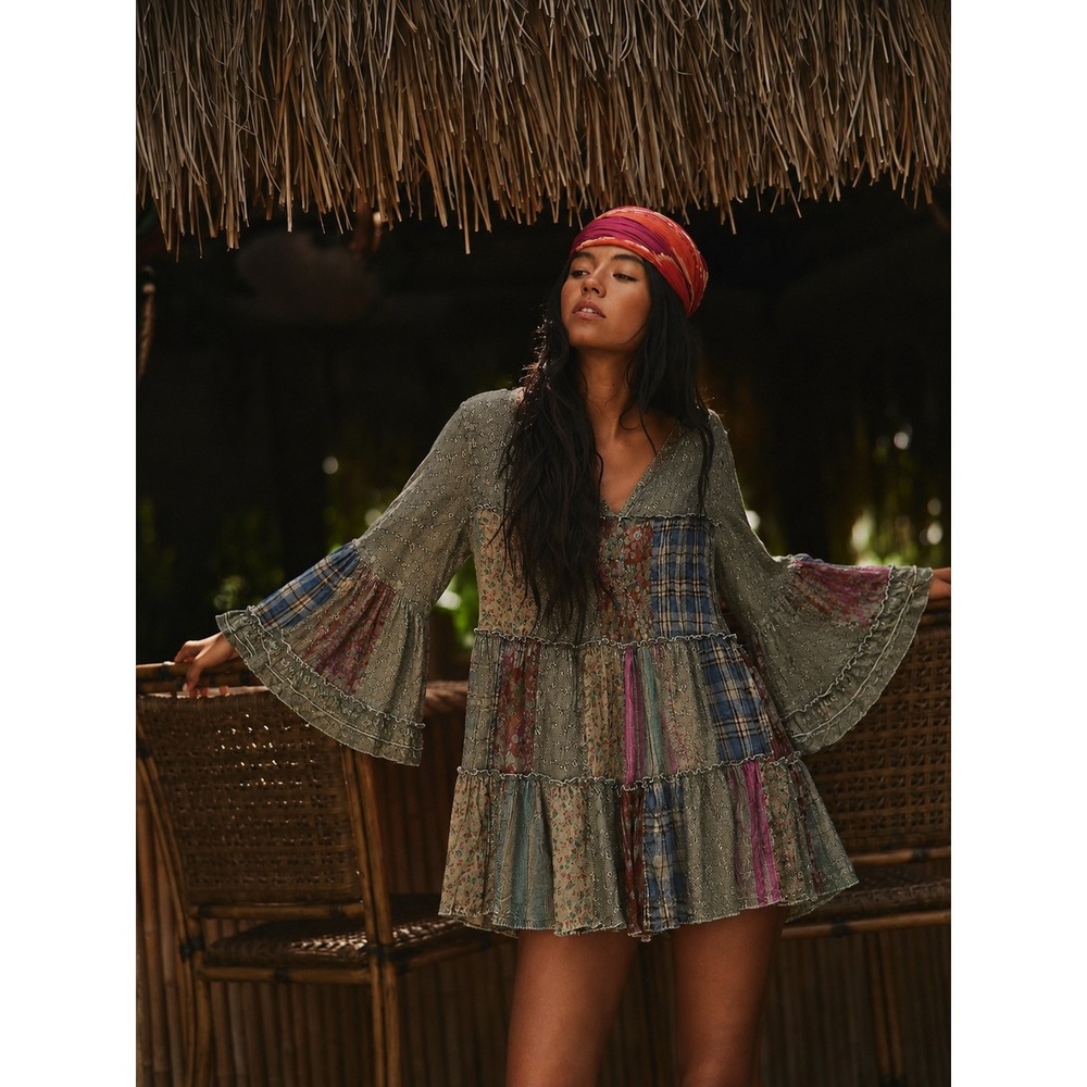 Young Threads Gravel Patchwork Boho Tunic Top Floral Plaid Embroidery Sz:S NWT